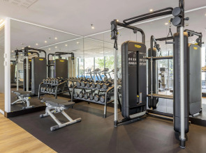 Отель ILUNION Barcelona