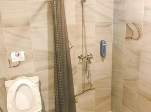 The Sixteenth Naiyang Beach Hotel