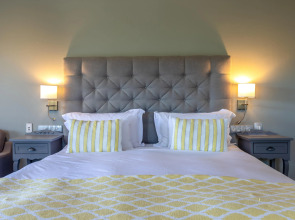 Whale Rock Luxury Lodge