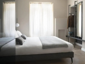 Della Spiga Suites by Brera Apartments