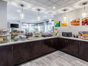 Quality Inn Palm Beach International Airport