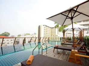 Sunshine Hotel And Residences