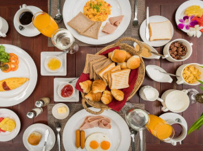 Home Phutoey River Kwai Hotspring & Nature Resort