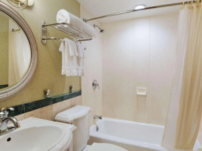 Best Western Queens Court Hotel