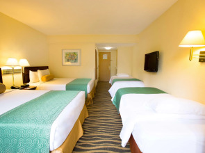 Irazu Hotel & Studios