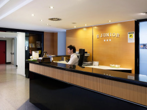 Hotel Junior