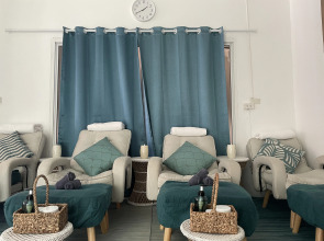 Aromdee @ Naithon Beach