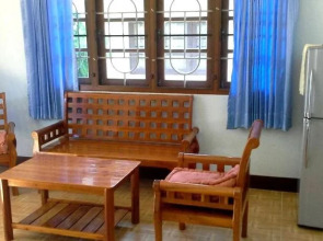 Krisada Beach Resort