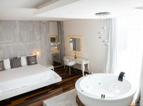 Be Playa Hotel Boutique & Rooftop Bar