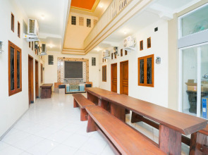 OYO 1642 Penginapan Anggrek Syariah 2