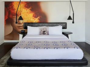 W Boston, a Marriott Hotel