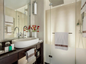 Royal Savoy Hotel & Spa