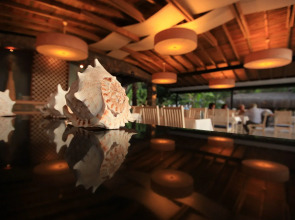 Yacht Classic Hotel - Boutique Class