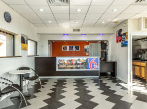 Motel 6 Elizabeth, NJ - Newark Liberty Intl Airport
