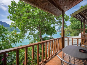 Phi Phi Cozy Seafront Resort