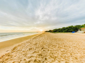 Sea Links Beach Hotel