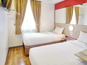 Red Planet Makati Amorsolo