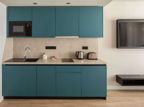 Escala Hotel & Suites