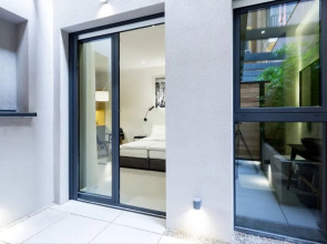 Teanna Lux Apartments