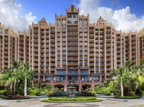 Yihai blue sky apartment (Lingshui Coral Sea store)