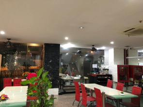 OYO 861 Patong Dynasty Hotel