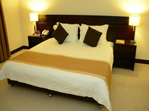 Monroe Hotel & Suites