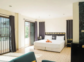 Club 22 Kamala Suites