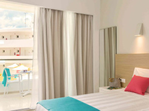 Nasos Hotel & Resort