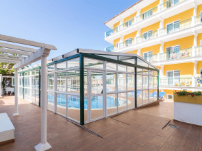 Apartamentos La Carabela