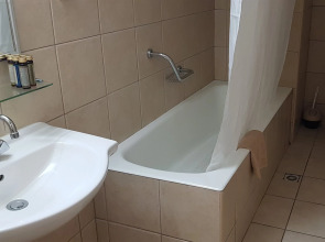 Senator Hotel Apartments - Adults Only