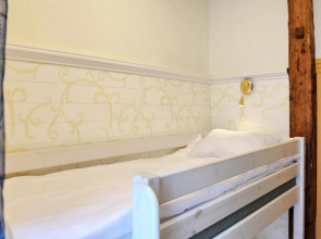 Отель Meriton Old Town Garden