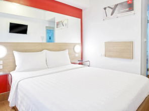 Red Planet Manila Aseana City