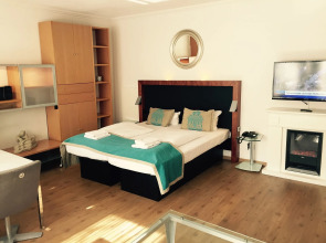 Dom Hotel Am Römerbrunnen