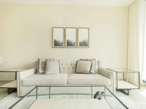 LUX Contemporary Suite View 7