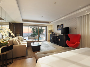 Double-Six Luxury Hotel