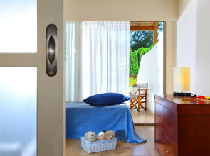 Apollonia Resort & Spa