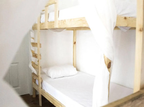 Locals Hostel & Suites