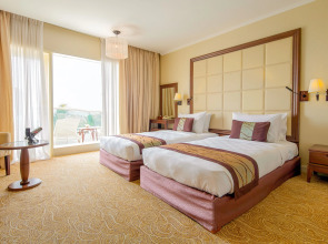 Sea Links Beach Hotel