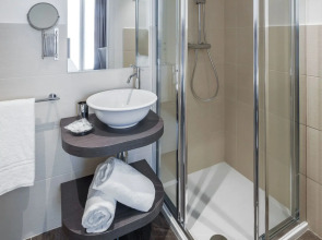 Отель Studio Inn Centrale & Milano Urban Padel