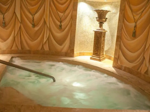 Golden Nugget Las Vegas Hotel & Casino