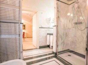 Golden Tower Hotel & Spa