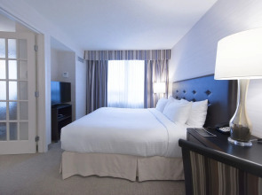 Cambridge Suites Toronto