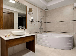 Ramada by Wyndham Van