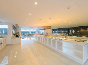 Tasia Maris Seasons Hotel - Adults Only