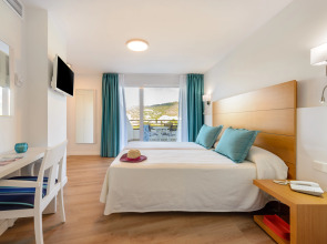 Отель Vibra Beverly Playa