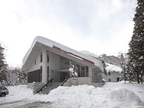 The Ridge Hotel & Apartments