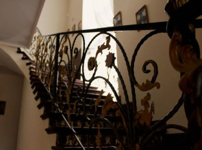 Sherlock Homes Art Hostel