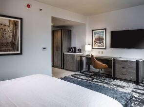 The Yorktowne Hotel, Tapestry Collection by Hilton