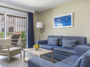 Отель Los Amigos Beach Club