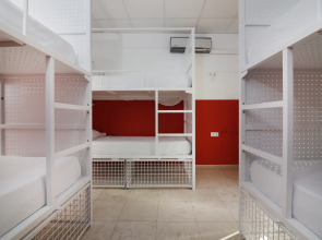 Feel Hostels City Center